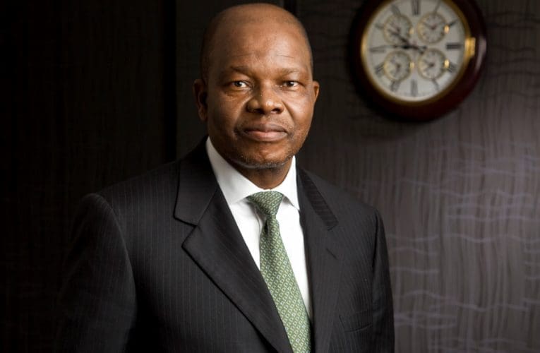 Ingwevu kwezamabhizinisi ithi abantu abamnyama abangacabangi ukuthi izinto zizobalungela ngenxa yebala labo kuphela kodwa kumele bazikhandle futhi bafunde. Ixoxe noSLINDILE KHANYILE