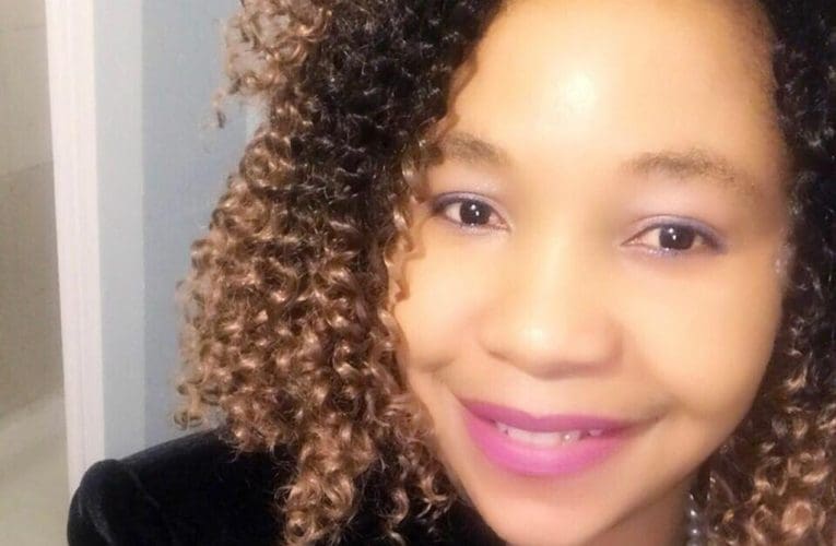 Wenza okungavamile ezindaweni zabantu abamnyama onezindawo ezixilonga ngeX-ray. Uxoxe noSLINDILE KHANYILE ngomsebenzi wakhe