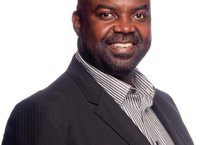 Uthi kwamsiza ukusebenza nabantu abadala futhi abazi ngaphezu kwakhe. Lo somnotho osesebenze emikhakheni eyehlukene uxoxe noSLINDILE KHANYILE ngohambo lwakhe