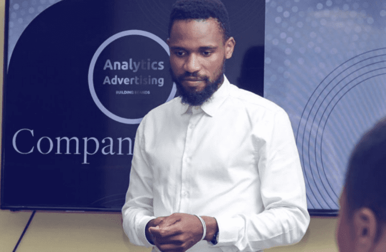 Uhlanganisa isayensi nezokukhangisa ebhizinisini elichuma usuku nosuku. Uxoxe noSLINDILE KHANYILE