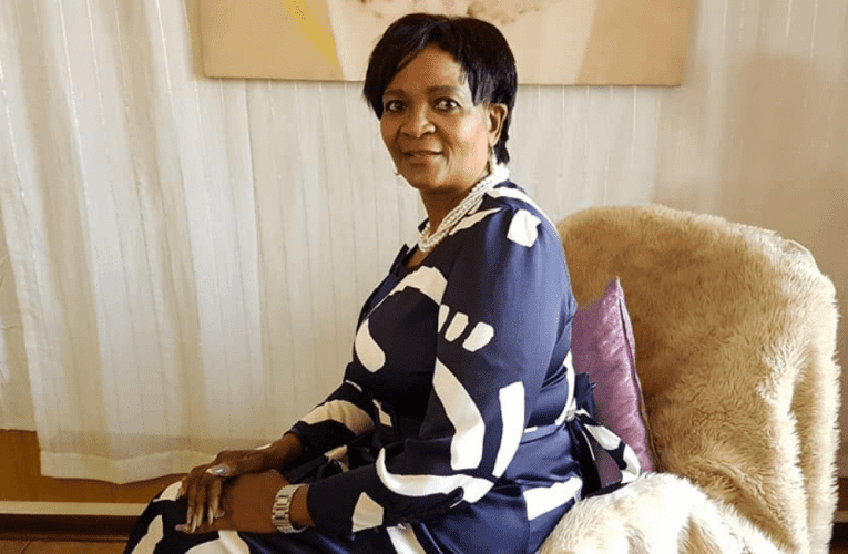 Owaqala ngebhizinisi lezinwele namuhla usewugalagala&nbsp; kwezokuvakasha kanti usevulele inqwaba amathuba omsebenzi. Uxoxe noZANELE MTHETHWA