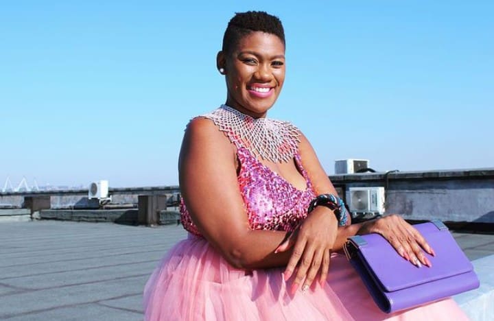 Engosini lapho sixoxa khona nosaziwayo ngemali, namhlanje  sinomlingisi uFundiswa Zwane, oseke walingisa kwi-Generations, Imbewu: The Seed neminye. Unebhizinisi leziqholo iCamagu by Fundi Zwane