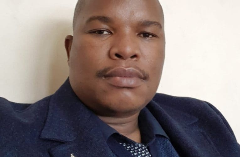 Ulandele igama lakhe osemnkantshubomvu emabhizinisini agxile kwezemfundo. Manje usenabela kwawobuchwepheshe besimanje nokwengeza izikole ezizimele ezenganyelwe ngabantu abamnyama. Uxoxe noSLINDILE KHANYILE