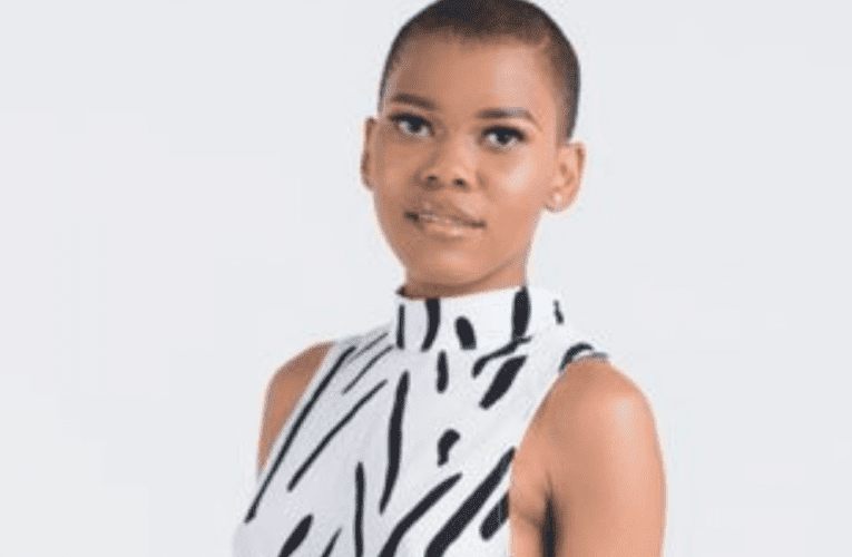 Usungule isikole esifundisa ngokumodela ofuna ukukhuthaza abantu ukuthi bathande imizimba yabo. Uxoxe noZIMBILI MAZIBUKO