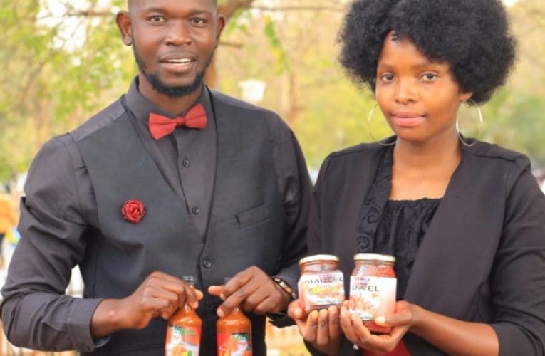 KUNTWELA ezansi kogcine ekhalela kwezolimo ngoba engawutholi umsebenzi awufundele. Uxoxe noTEBOGO MOKWENA