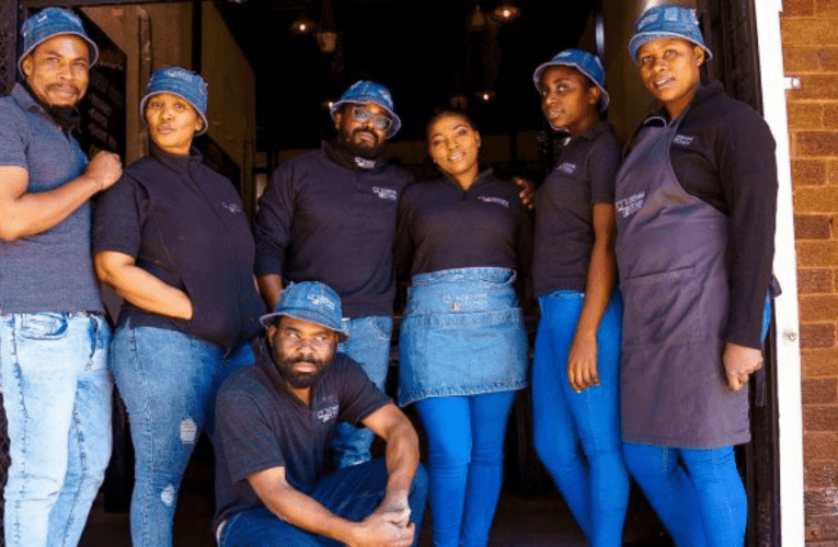 Abashadile bazama ukuvuselela ubuhle beYeoville ngebhizinisi labo lokudla. Baxoxe noMOIPONE MALEFANE