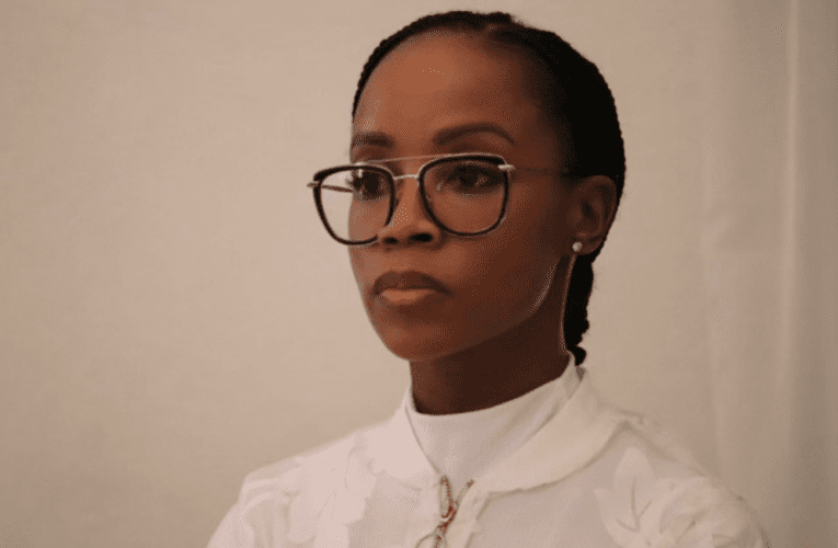 UXAZULULA inkinga yokuntuleka kwemisebenzi nokuwa kwamabhizinisi obuswa wuthando lokuthuthukisa abantu. Inkampani yakhe isinabele nakwamanye amazwe e-Afrika. Uxoxe noSLINDILE KHANYILE