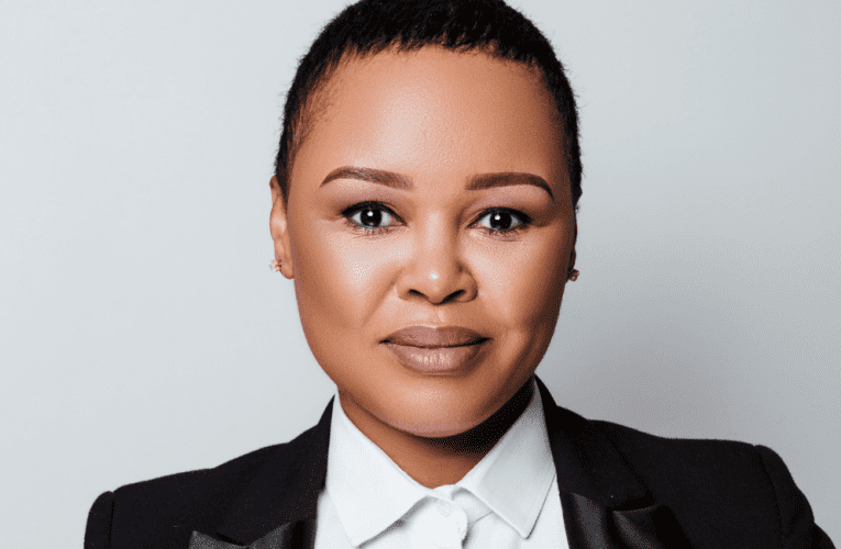 Ukhuthaza abantu ukuthi babheke amathuba ebhizinisi kwabakuzwa ngaphakathi bese bebanogadingozi. Uxoxe noSLINDILE KHANYILE