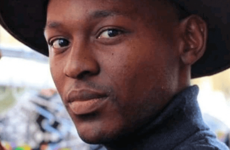 Uncoma amagalelo ogogo bakhe osengene shi kwezamabhizinisi obuchwepheshe besimanje. Uxoxe noTEBOGO MOKWENA