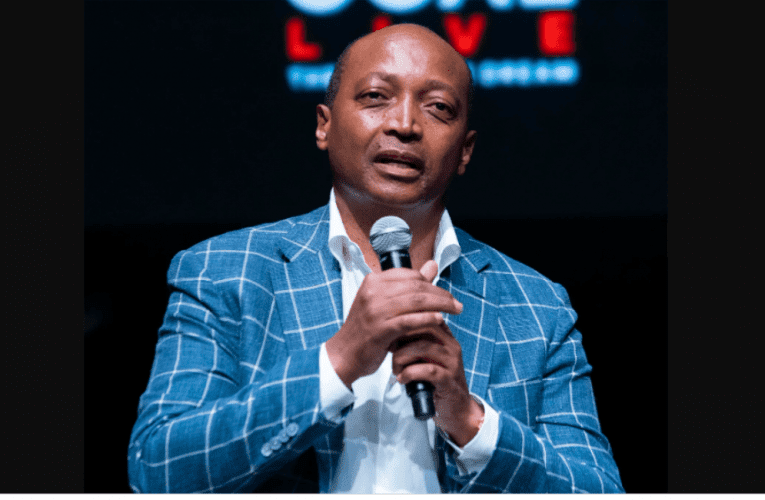 UMotsepe uthi ayikho impumelelo uma abantulayo bevaleleke ngaphandle. USLINDILE KHANYILE uyabika