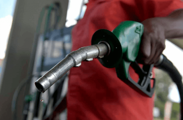 Kunzima nxazonke kuhulumeni ngokungenelela odabeni lwentela kaphethroli. USLINDILE KHANYILE uyabika