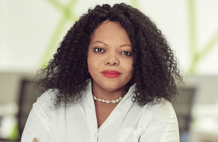 Kwamsiza ukuba nabamcathulisayo osekhulise enye yezinkampani ezihlonishwayo kwezokukhangisa nokuxhumana. Uxoxe noSLINDILE KHANYILE