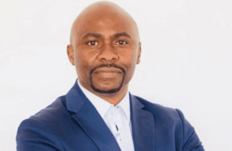 Uwumholi ozalwa ngabaholi, usebenza ngaphansi kweso labaholi abanohlonze nobuhlakani kanti manje ucija abanye abaholi. Uxoxe noLANGA KHANYILE