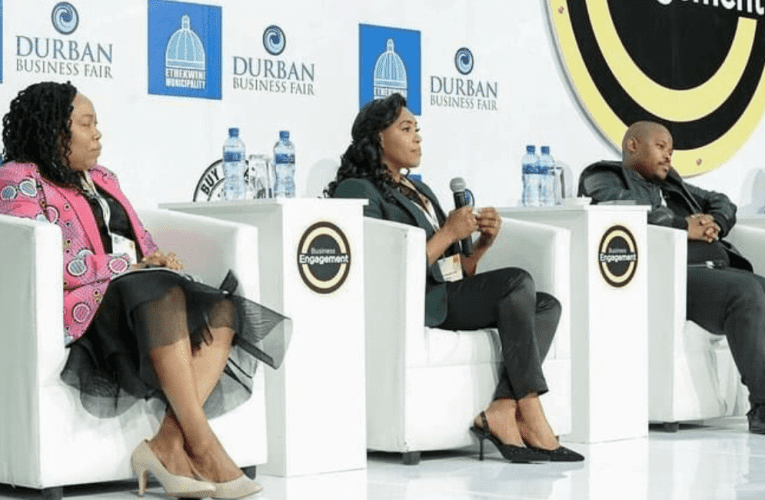 Abasafufusa bahlonyiswe ngolwazi lokusebenza nohulumeni kwiDurban Business Fair. INTATHELI YOMBELE iyabika