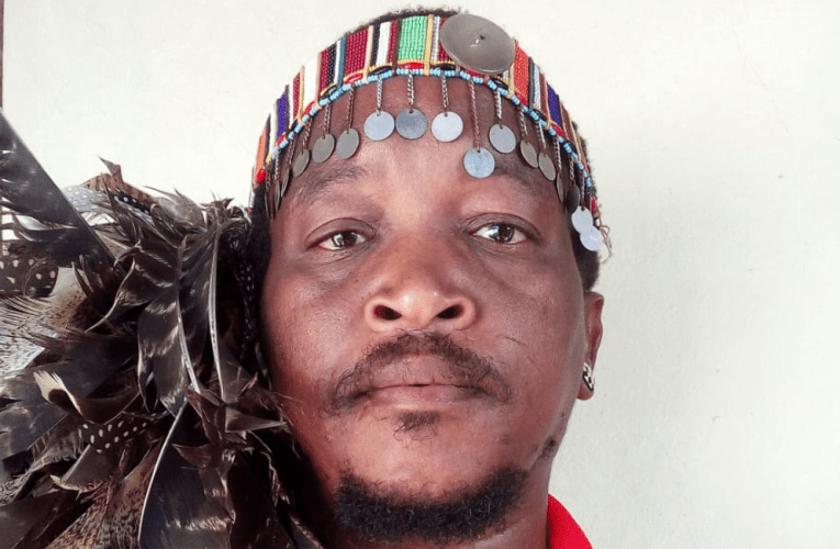 Kuleli sonto kuSAZIWAYO NEMALI sikuphathele uNomkelemane Langa, oke wayimbongi kaMnuz uJacob Zuma nomethuli woGubhu Lwami kwi-1KZN TV. Usanda kuwina indondo kuma-Avbob Poetry Competition