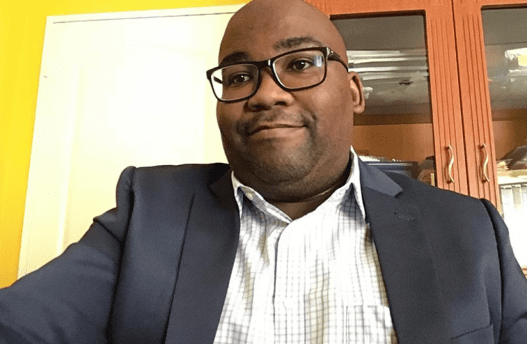 Basebenzisa umthetho ukukhulisa amabhizinisi asafufusa. Omunye wabo uxoxe noSLINDILE KHANYILE