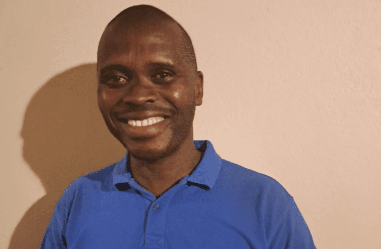 Uhamba ezinyathelweni zikayisemkhulu osenebhizinisi lokufuya izinkukhu zekhethelo. Uxoxe noNQOBILE NDLOVU