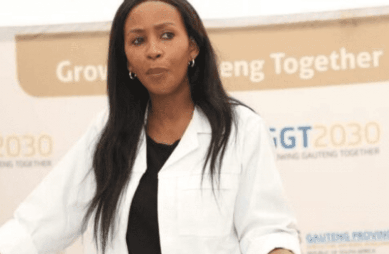 Amabhizinisi asemalokishini ahlomule ngamadela angomahambanendlwana. UTEBOGO MOKWENA uyabika.