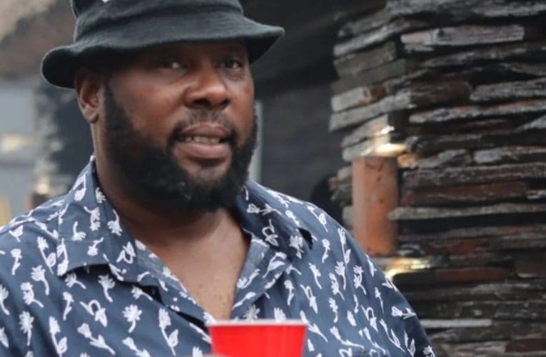 Kuleli sonto kuSAZIWAYO NEMALI sixoxa noMduduzi Nombela, umculi, umdansi nomlingisi wemidlalo yeshashalazi neyethelevishini. KwiMbewu: The Seed udlala indawo kaPhunyuka Khanyile kanti kuZalo wayewuBhomu. Kweminye imidlalo yeshashalazi aseke walingisa kuyona yiBigly Yuge, i-Mashu The Musical, i-10 Days in a Shebeen, i-House of Shaka ne-Lion King