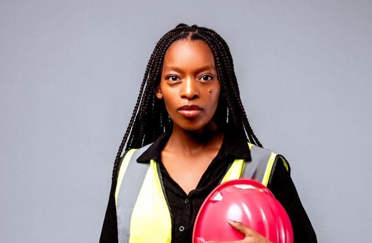 Wayethi qu ebunjiniyeleni kanti uzothola ubizo lwakhe. Uxoxe noSLINDILE KHANYILE