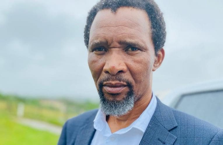 Kuleli sonto kuSAZIWAYO NEMALI sixoxa no-Ayanda ‘My Ngwenya’ Msweli, owethula uhlelo lomgwaqo kwiVuka Breakfast noBusuku Obuhle kuKhozi FM, umethuli kwi-Ayanda Msweli TV, inxusa lezokuphepha emgwaqweni, umsunguli we-Ayanda Msweli Foundation nomphathi wohlelo emicimbini.