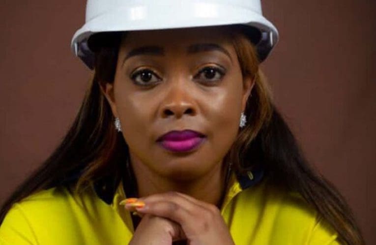 Ukhulise ibhizinisi ngokufunda emaphutheni kayise. Uxoxe no TEBOGO MOKWENA