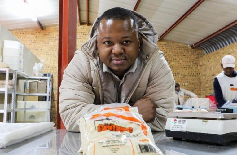 Onebhizinisi lempupho yesiphuzo sakudala usesabalalele nakwamanye amazwe. Uxoxe noTEBOGO MOKWENA