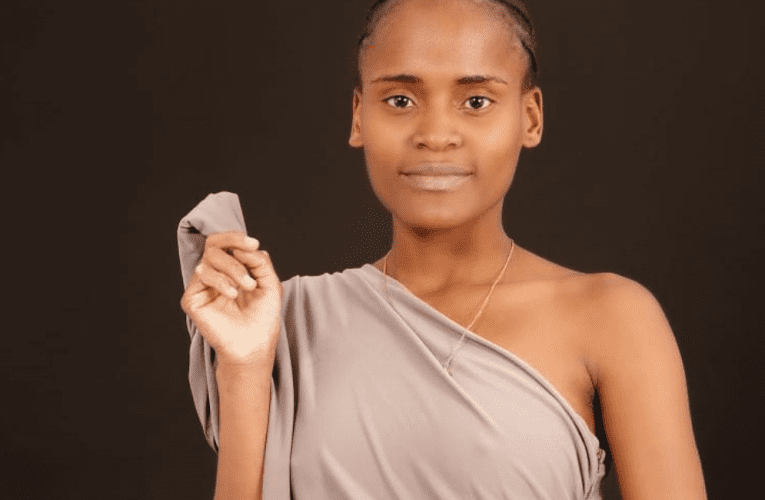 Kuleli sonto kuSAZIWAYO NEMALI sixoxa noNolwazi Kweyama, umlingisi wemidlalo yeshashalazi neyethelevishini. Useke walingisa emidlalweni okubalwa kuyo Umbuso Ungowesizwe: The Musical, Isimanga Sembali, i-The Black Door, Isitha: The Enemy neClean Job