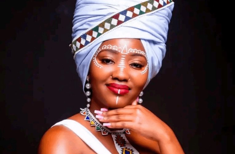 Kuleli sonto kuSAZIWAYO neMALI sixoxa noLondathina ‘uLonda’ Mbatha, umsakazi woKhozi FM wohlelo iSekuntwela Ezansi olungena ngeSonto ngo-3 kuya ku-6 ekuseni. Uwu-DJ no-MC wemicimbi