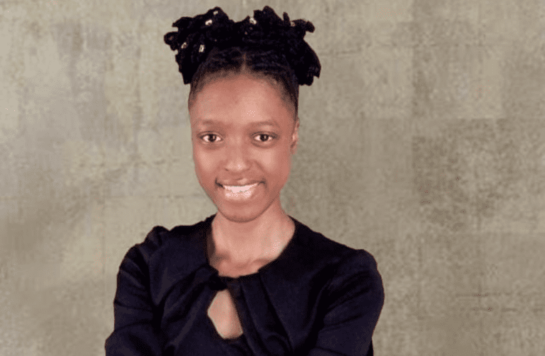 Ikhono alifunda unina limholele ebhizinisini lezicathulo nezikhwama eziqhakambisa i-Afrika. UNQOBILE NDLOVU uyabika