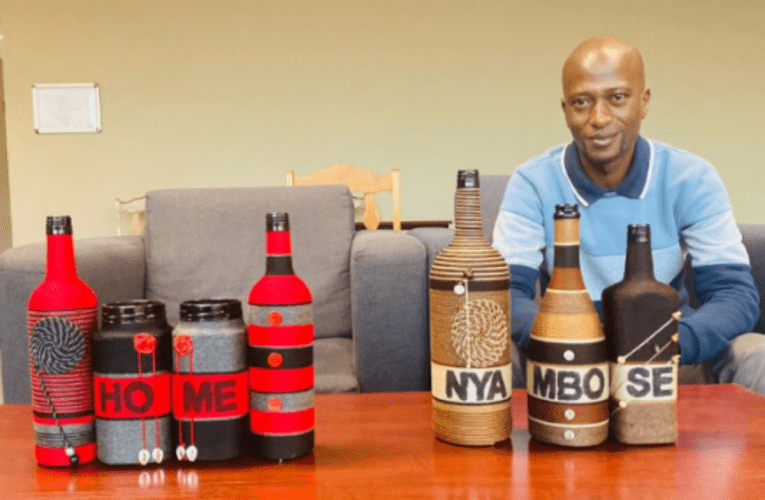 Uphendula izibi zibeyimihlobiso eqhakazisa indlu. Uxoxe noLUNGI LANGA