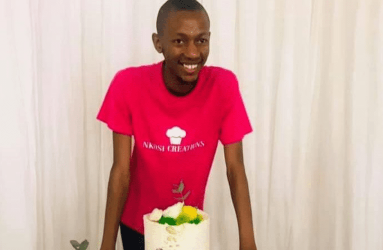 Owakhuthazwa wuthisha ubhaka amakhekhe aneNkosi phakathi