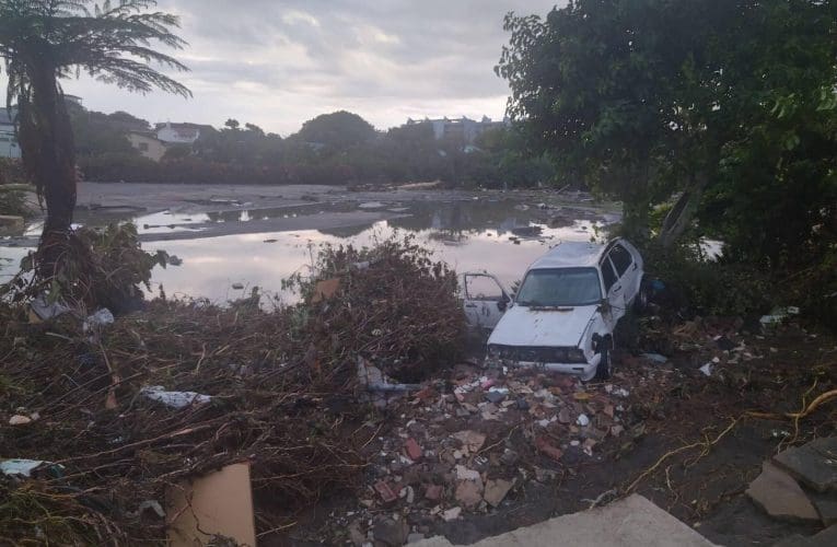 Abemikhiqizo yobisi bakhala ngezimvula ezinamandla