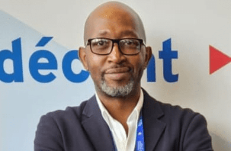 Ubuholi bamlandela esewumfundi osezungeze umhlaba eshisekela intuthuko emphakathini