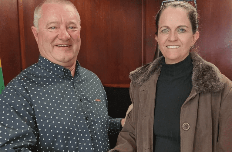 Osopolitiki babuye babebudedengu ezinkundleni zokuxhumana – izingqapheli