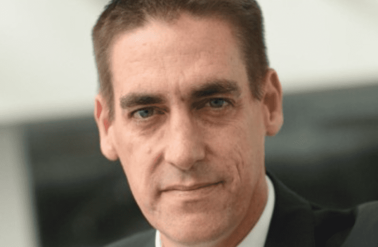 Amabhange asekhaleni lokumisa imboni yomshwalense ezimweni ezinzima zomnotho, kuloba uChris de Klerk