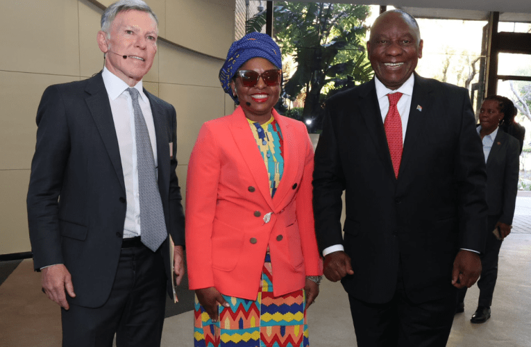 Kuhle ukuthi uHulumeni woBumbano awandile ngomlomo okwesiqabetho, kuloba uBusi Mavuso