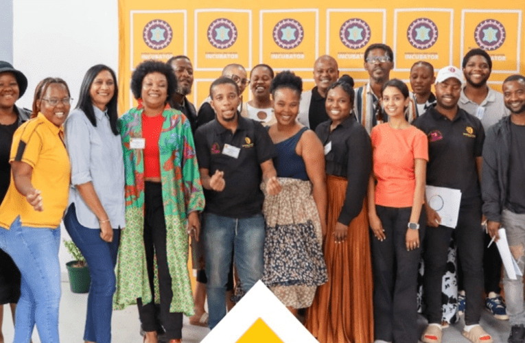 Imboni yendwangu nezicathulo yemukele abasafufusa