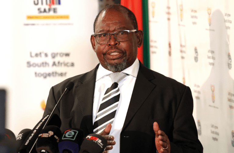 Kufanele sizikhiphe ekungakhulini komnotho esesibhajwe kukona iminyaka ewu-15, kuloba uBusi Mavuso