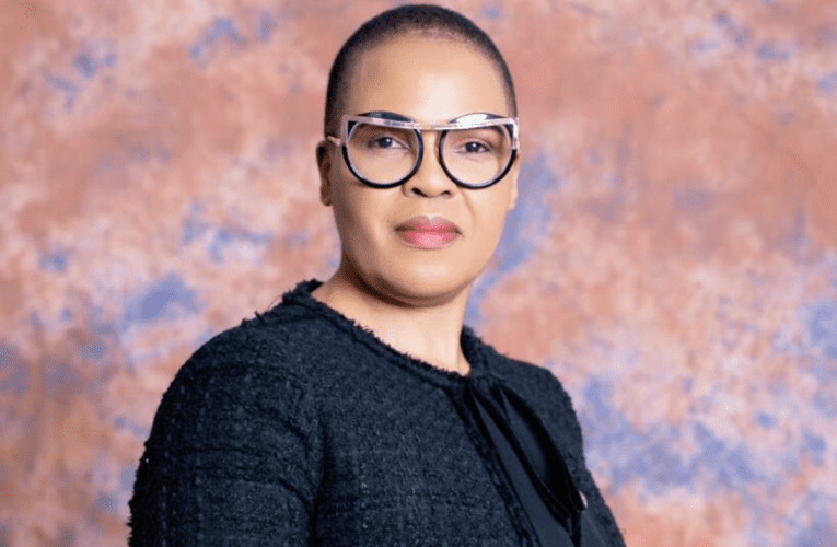 Kumisiwe ukuvuselela amakhadi empesheni