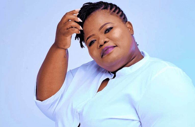 Ufundisa abesifazane ukonga imali nokuphila ngangamandla