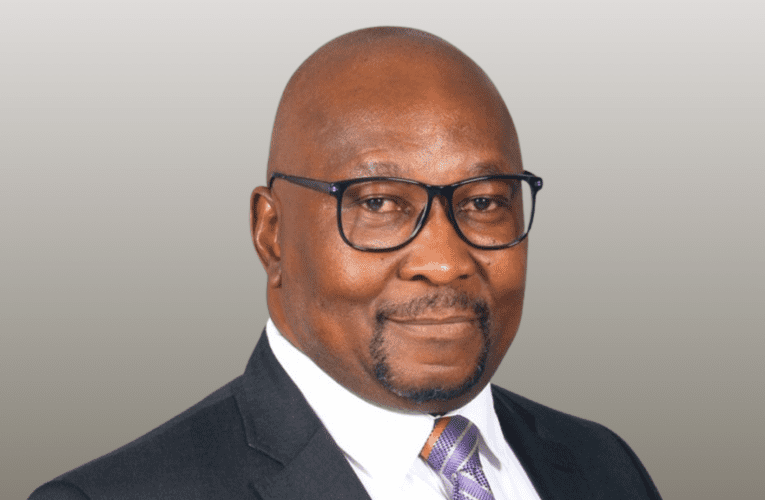 Isikhulu sesikhungo sempesheni yezisebenzi zikahulumeni simisiwe kusaphenywa