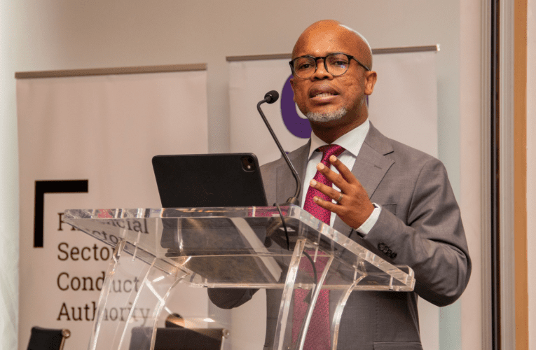 Kuxwayiswa abantu ngenkampani engagunyaziwe ukuthatha imali 