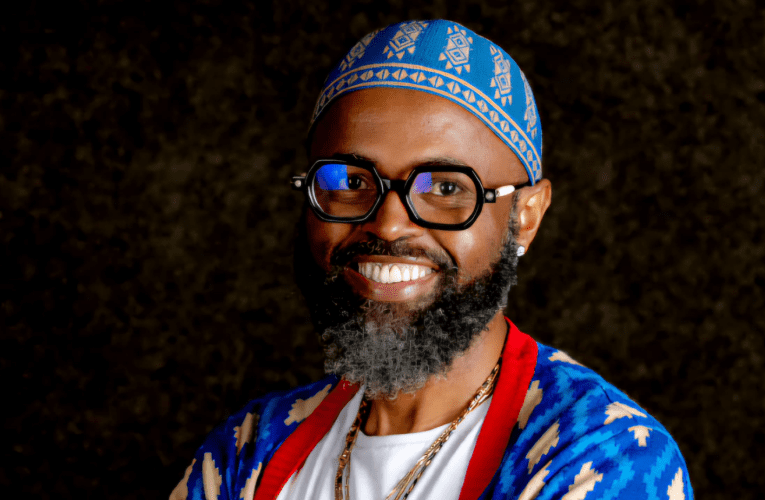 Ukhathalele imfundo nokufukula abafana abahlwempu