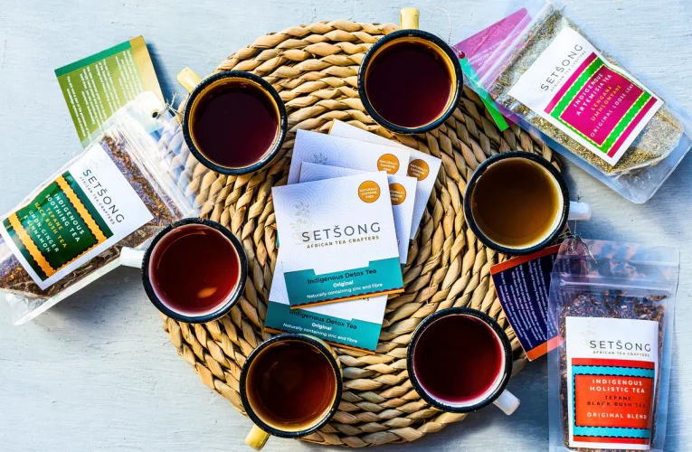 Abenzi betiye basemakhaya baya embukisweni omkhulukazi phesheya