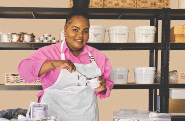 Uthaka imikhiqizo yesikhumba ngemfihlo elele kwimpepho 