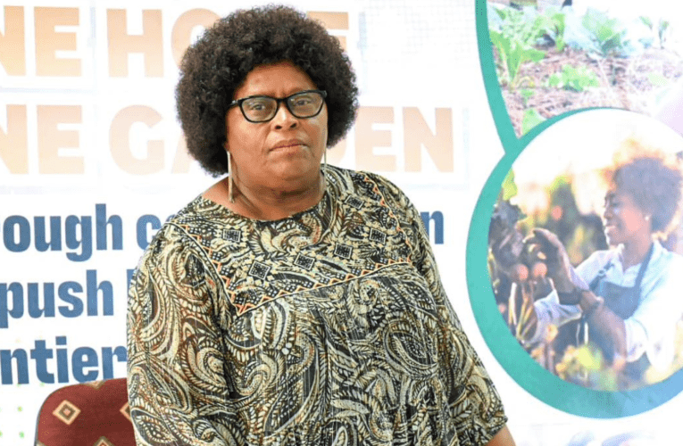 Imifelandawonye yenza abalimi babenamandla – ungqongqoshe