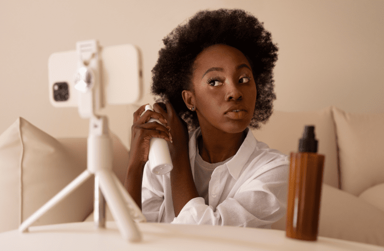 Abaqoqinteli sebefuna onontandakubukwa bakhokhe intela ethe xaxa ngemali abayingenisayo, kuloba uJabulani Sikhakhane