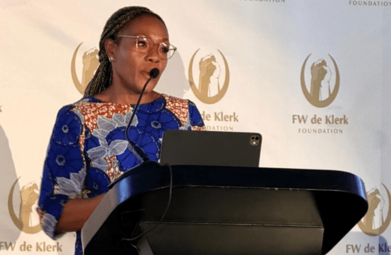 Usemningi umsebenzi ekuphuculeni indlela omasipala abaphatha imali ngayo – umcwaningimabhuku-jikelele