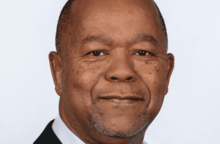 Zikhwele kuNgumeni, ‘umfana omdala’ eWoolworths 